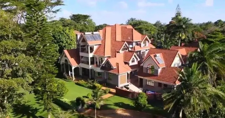 6 bedroom house,Runda