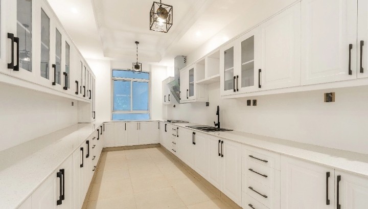 5 bedroom, Lavington