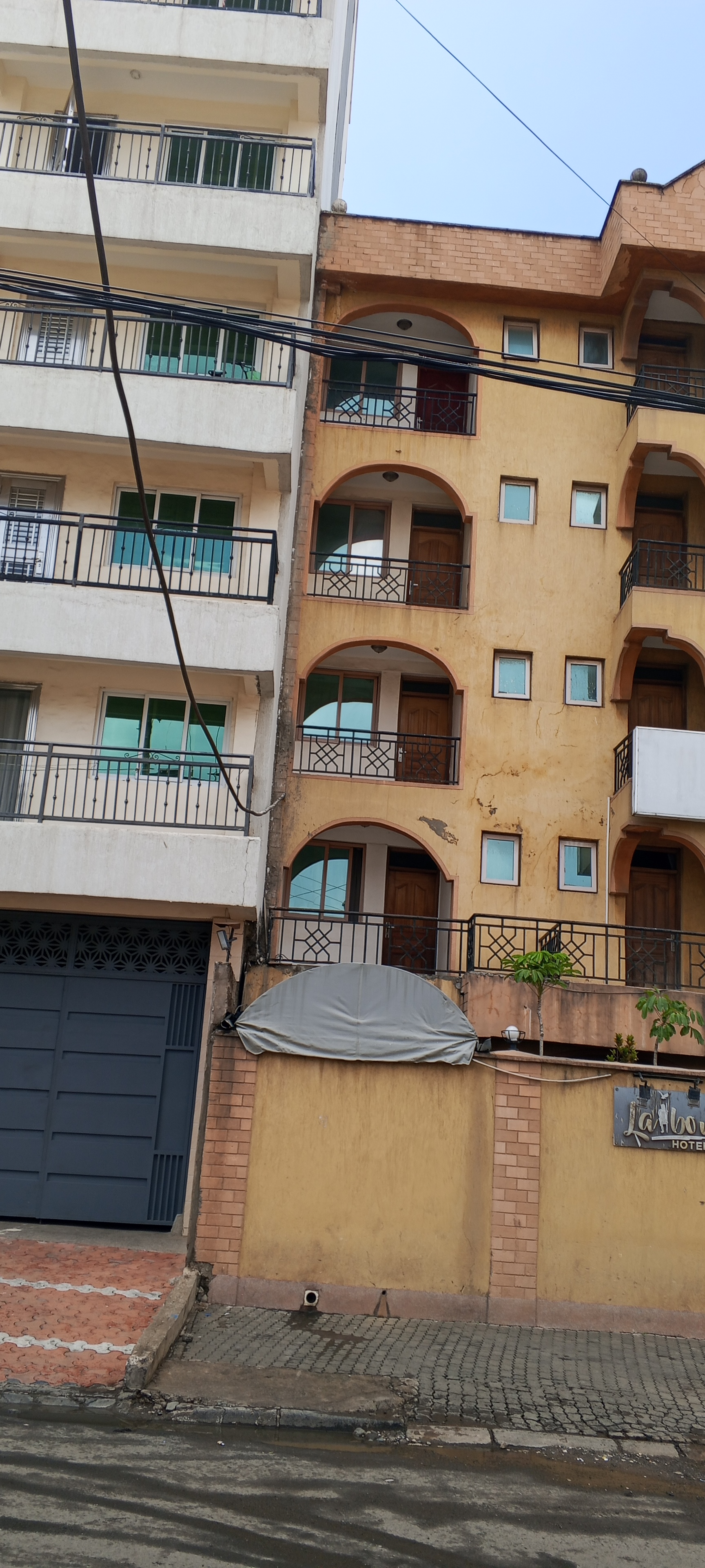 3 Br apt in South B.