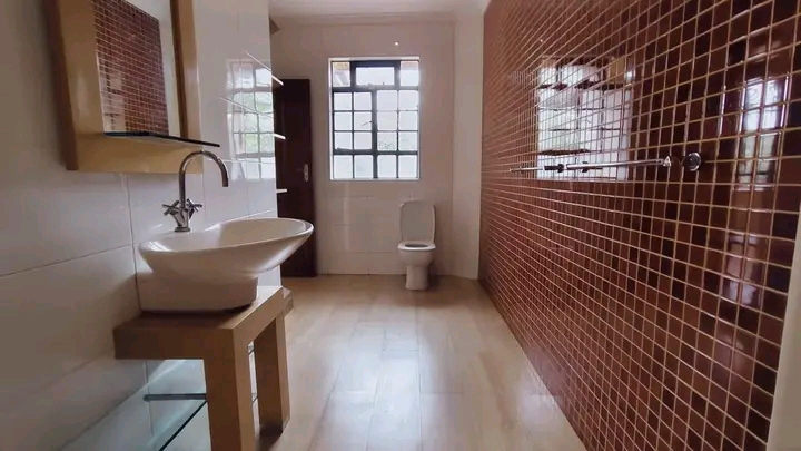 House to Let in Nairobi, Nairobi  — KES 500,000/month